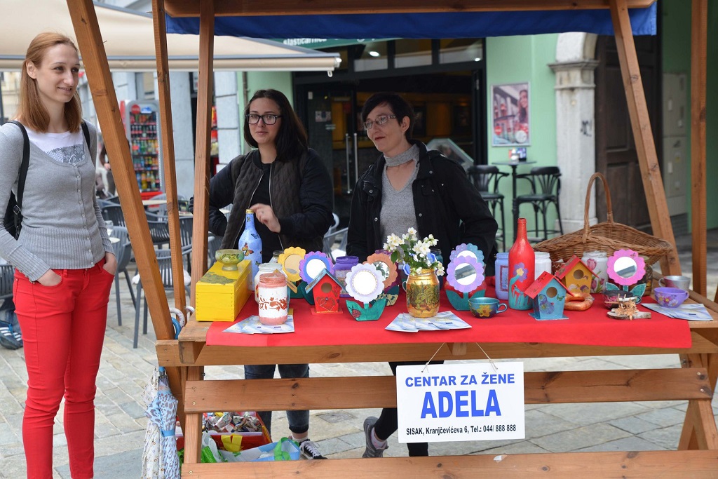 Pomozimo srecem / predstavljanje humanitarnih udruga