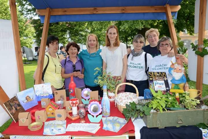 Centar za zene Adela sudjelovao na manifestaciji "Dan udruga"